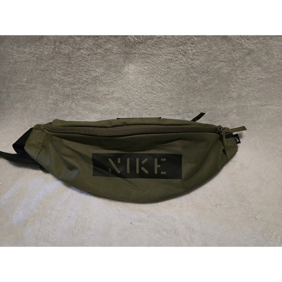 Nike Other - Nike Adjustable Hip Pack Waist Fanny Bag Army Green